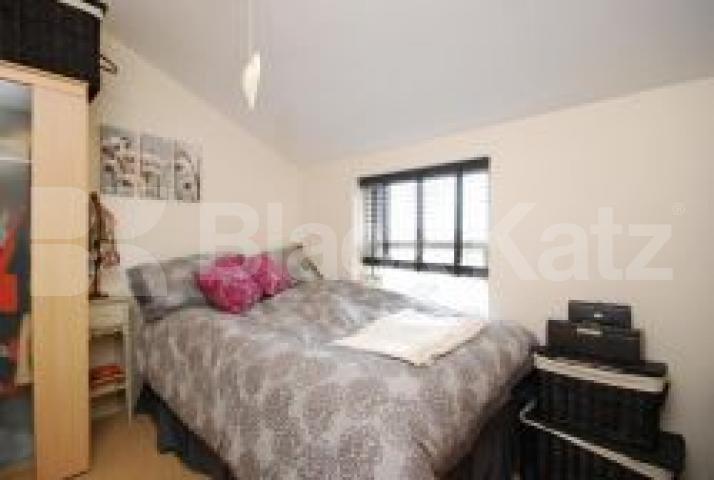 			3 Bedroom, 1 bath, 1 reception Flat			 Ferme Park Road, CROUCH END